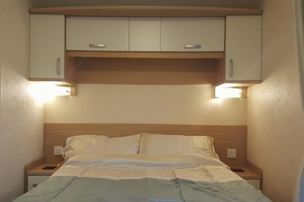 Cozy And Relaxing With Stunning Sea Views Apartman Lytchett Minster Kültér fotó